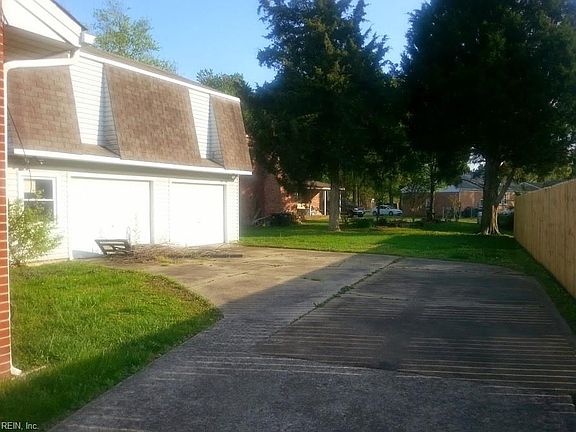 4th image of 24 S Terrace Dr