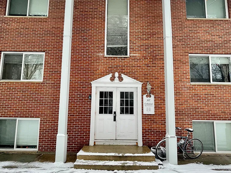 417 27th St NE #304 — Photo 8