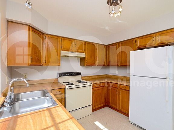 2nd image of 4901 E Kelton Ln Unit 1094
