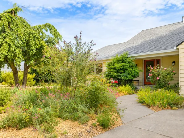 921 W 8th St, Davis, CA 95616