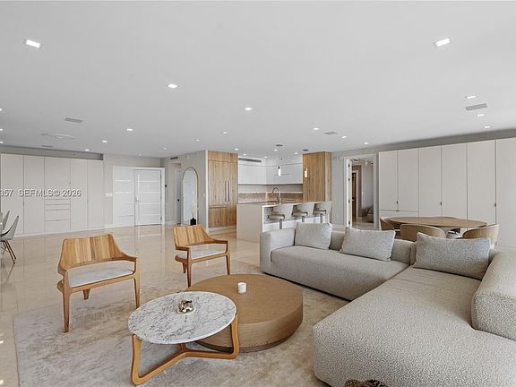 3rd image of 3400 SW 27th Ave APT 802