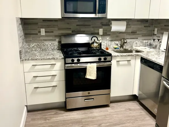 1930 Avenue M image 2 of 6