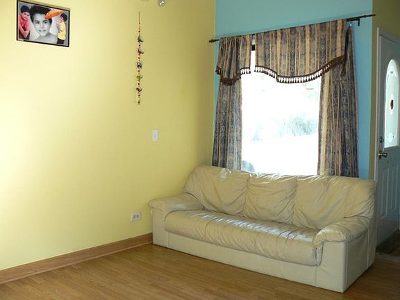 3rd image of 2S506 Dogwood Ct