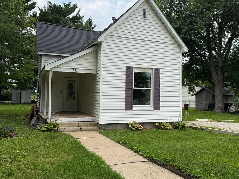 702 S Sandusky St — Photo 2