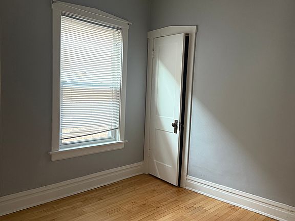 3rd image of 5045 N Monitor Ave
