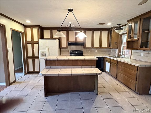 2nd image of 710 Running Brook Cir