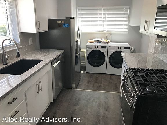 3rd image of 1345 Newport Ave