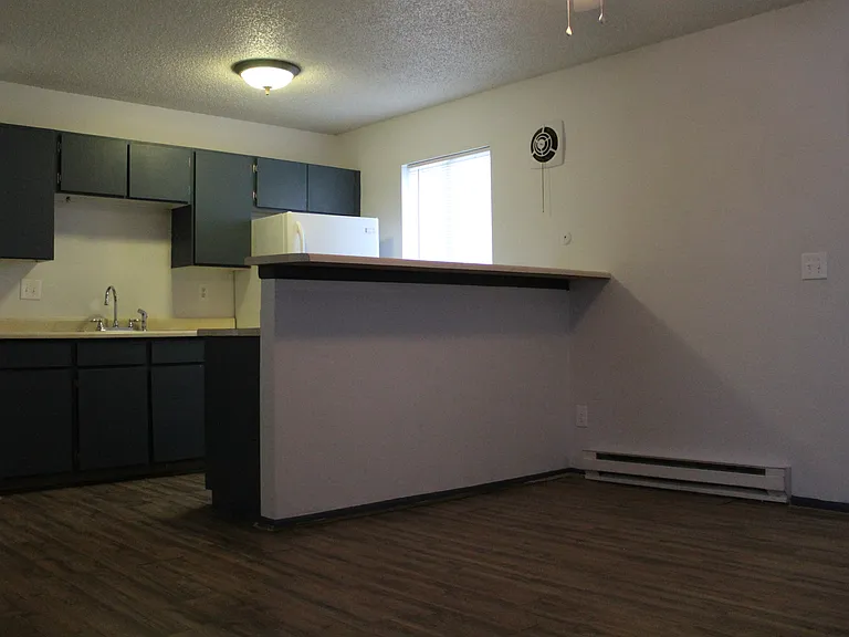 1322 E 7th St #2 — Photo 4