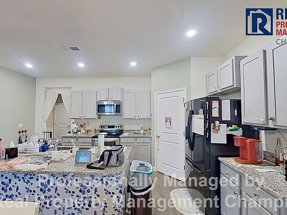 5th image of 737 Seathwaite Ln SE