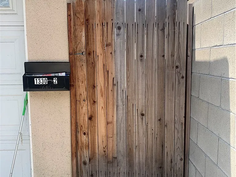 1330 W 10th St — Photo 5