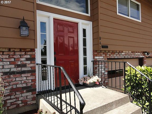 2nd image of 841 SE 25th Ct