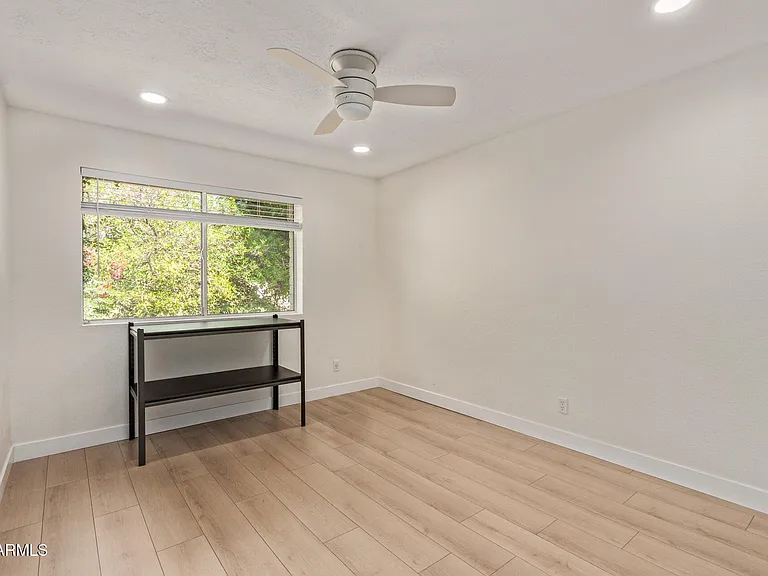 1347 W Lobo Ave — Photo 22