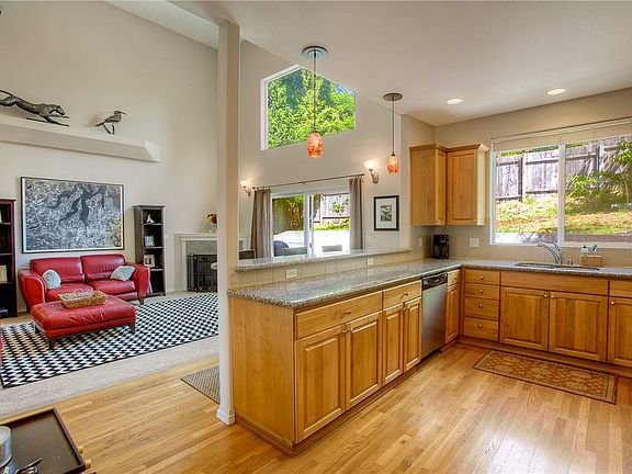 5th image of 1712 Union Ave SE