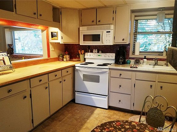 2nd image of 144 Mountain View Dr