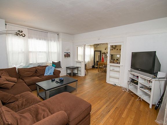 1075-1075.5 11th Street Living Room