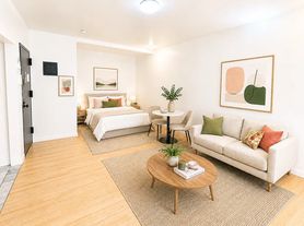 650 10th Ave, New York, NY