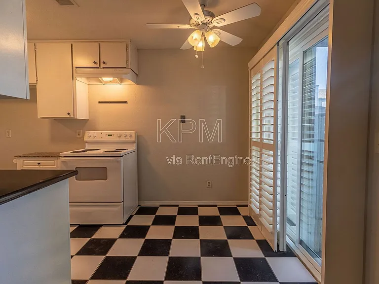 445 Almond Dr #80 — Photo 6