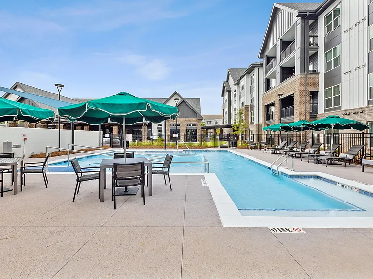 Everleigh Deerfield 55+ Active Adult Apartment Homes — Photo 37