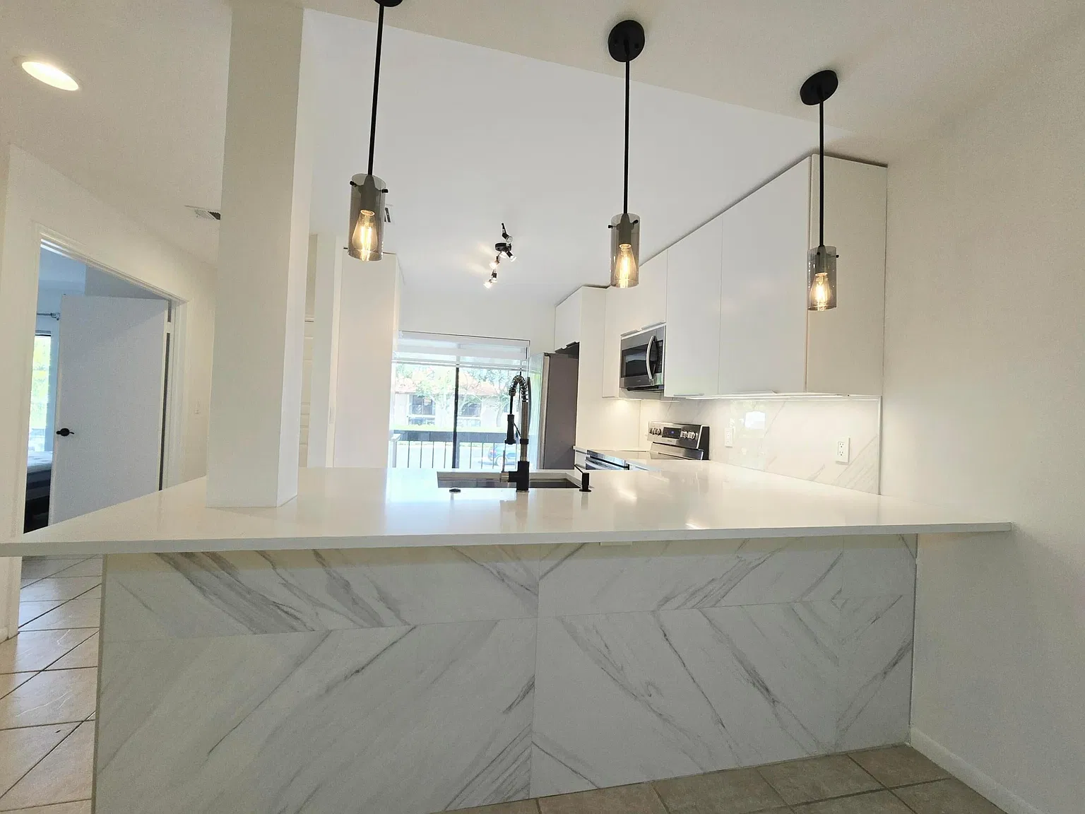 2 bed, 1200 sqft, $2,600 — Photo 4