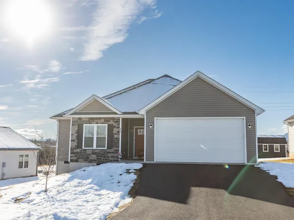 270 Thoroughbred Cir, Lexington, VA 24450