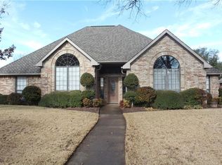 1533 Treeline Dr, Desoto, TX 75115