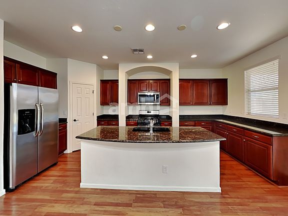 5th image of 18012 W Sunnyslope Ln