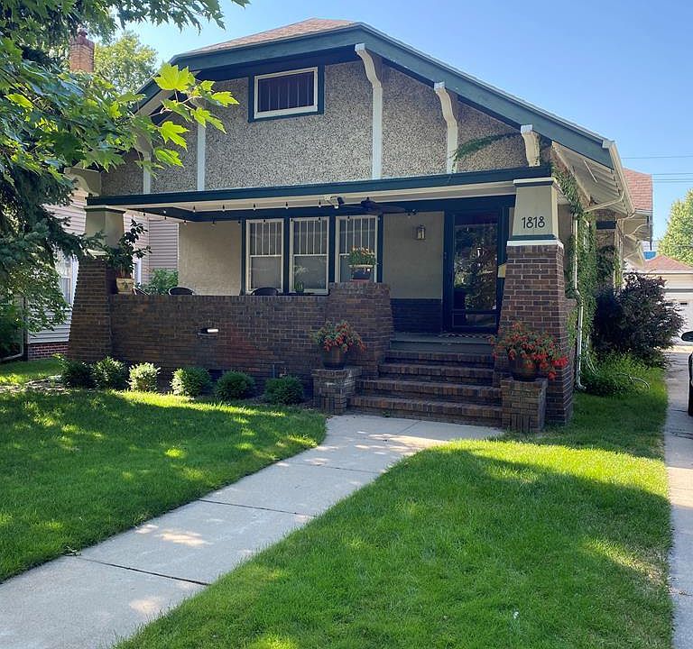 1st image of 1818 W Division St