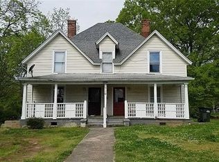 310 3rd St SE, Hickory, NC 28602