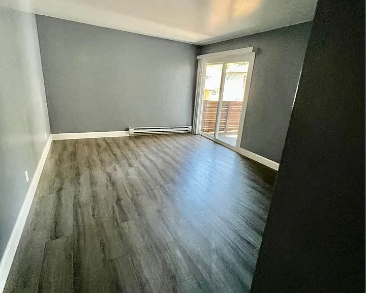 10 Birch Street — Photo 13