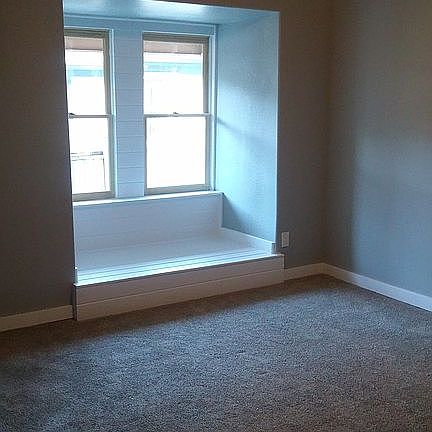 Bedroom 1 (larger)
