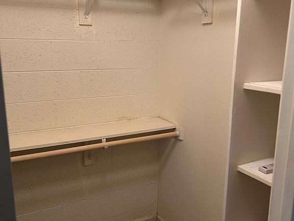 2nd image of 433 W Blackhawk Dr Unit 3