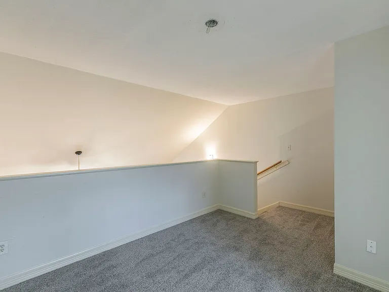 101 Meadow Park Cir — Photo 12