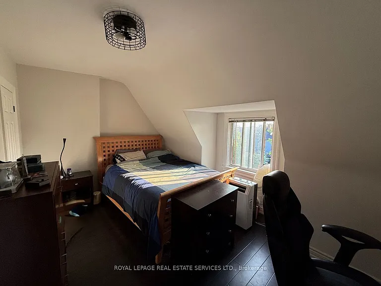 263 Grace St #2 — Photo 21
