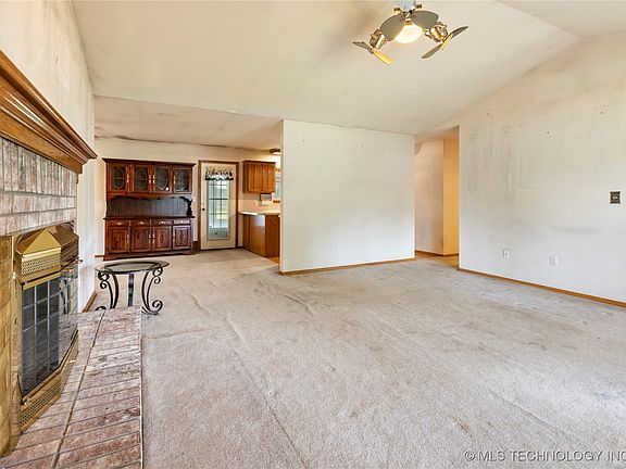 5th image of 25226 S Holliday Dr