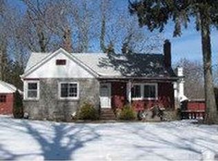 5 Springs Dr, Melville, NY 11747