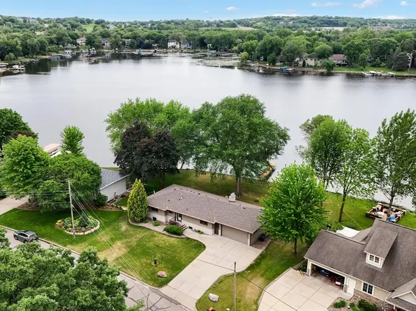 1303 Crystal Lake Rd E, Burnsville, MN 55306