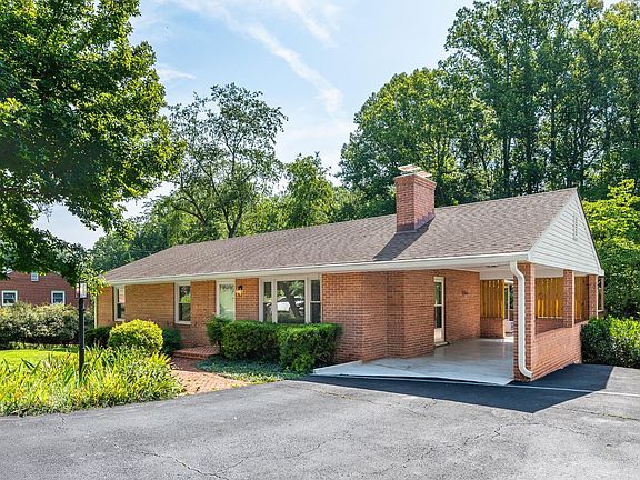 3rd image of 276 Wellington Dr