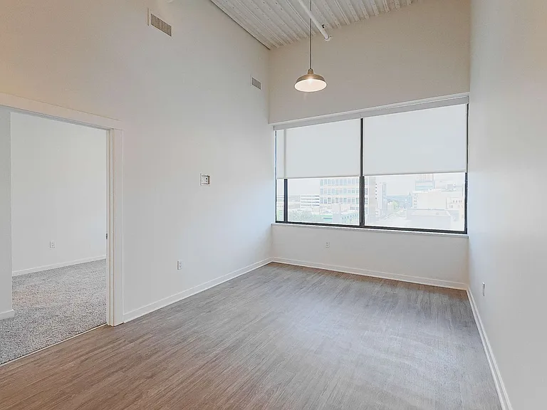 501 S Capitol Ave — Photo 55
