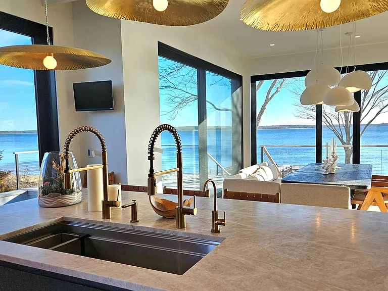 599 Peconic Bay Blvd — Photo 18
