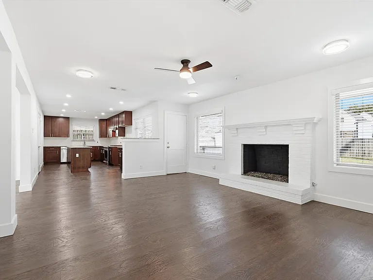 6207 Royal Ln — Photo 7