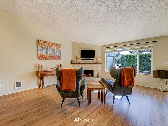 3rd image of 4214 84th St NE APT 4