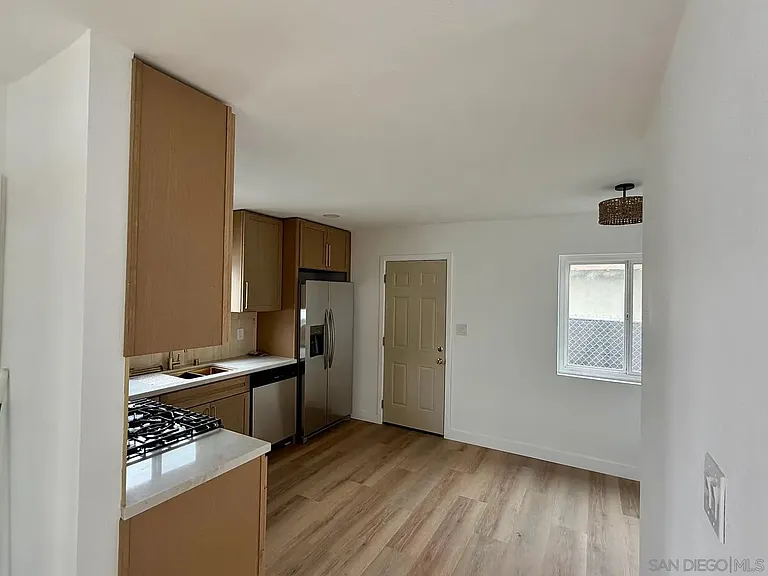 1038 Oaklawn Ave — Photo 3