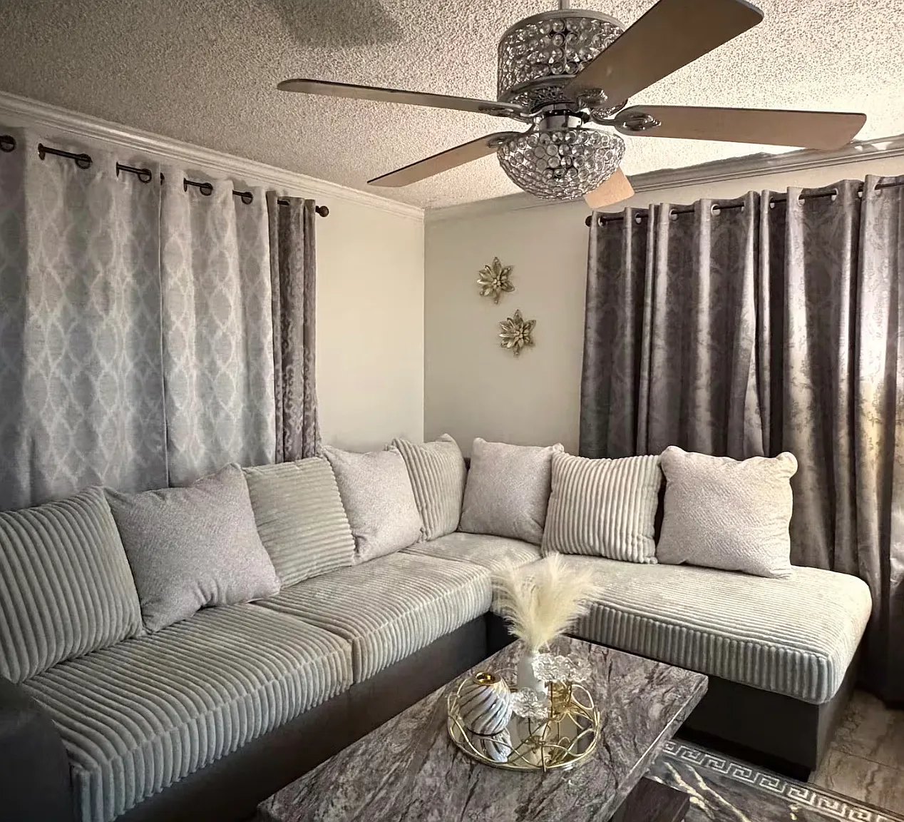 3 bed, 1142 sqft, $2,500 — Photo 2