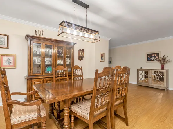 269 Grand Central Parkway image 5 of 25