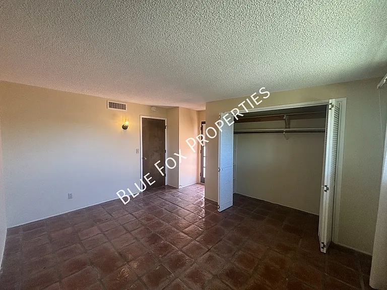 6521 N Calle Padre Felipe — Photo 18