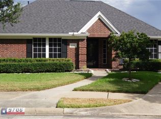 9706 Raymont Cir, Houston, TX 77065