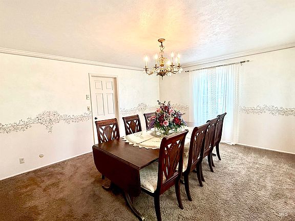 4th image of 2558 Burton Ave