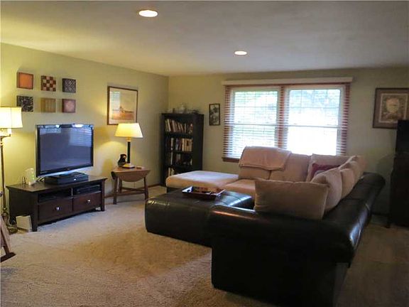 4th image of 606 Winthrop Dr