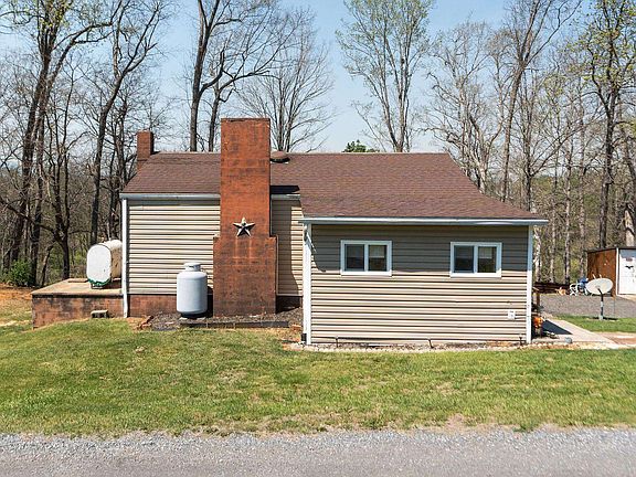 2nd image of 9 Hoagie Ln