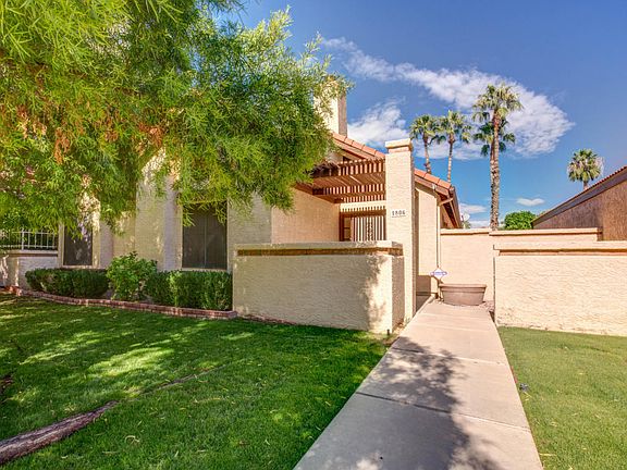 4th image of 1806 E Velvet Dr